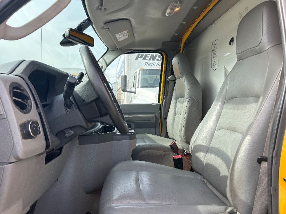 Light Duty Box Truck-Light and Medium Duty Trucks-Ford-2022-E350-Beaumont-TX-89,099\n\t\tmiles-$ 29,000 - Image 15