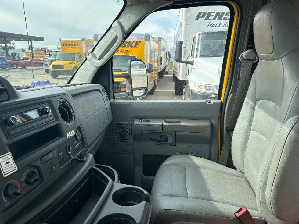 Light Duty Box Truck-Light and Medium Duty Trucks-Ford-2022-E350-Beaumont-TX-89,099\n\t\tmiles-$ 29,000 - Image 18
