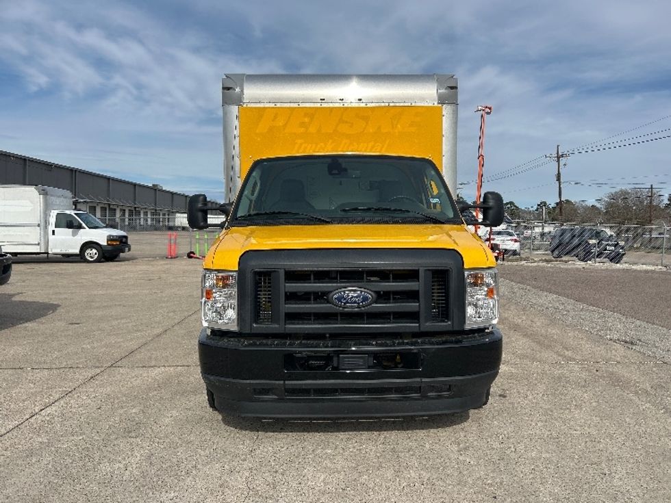 Light Duty Box Truck-Light and Medium Duty Trucks-Ford-2022-E350-Beaumont-TX-89,099\n\t\tmiles-$ 29,000 - Image 2