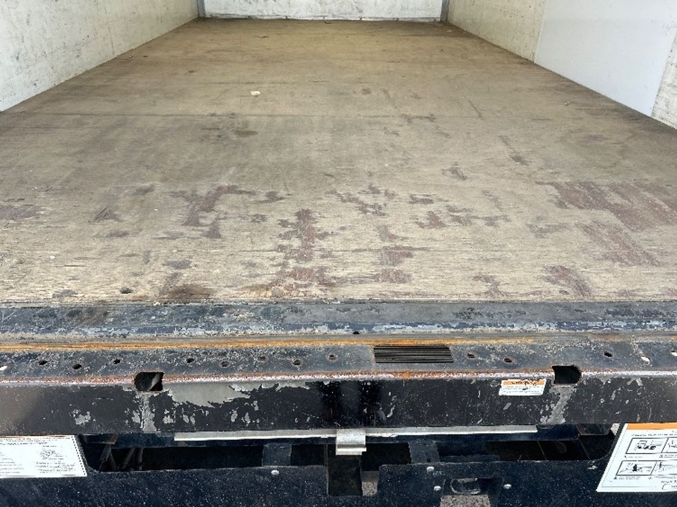 Light Duty Box Truck-Light and Medium Duty Trucks-Ford-2022-E350-Beaumont-TX-89,099\n\t\tmiles-$ 29,000 - Image 9