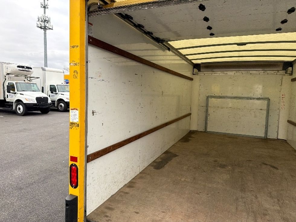 Light Duty Box Truck-Light and Medium Duty Trucks-Ford-2022-E350-Belcamp-MD-92,750\n\t\tmiles-$ 28,000 - Image 10