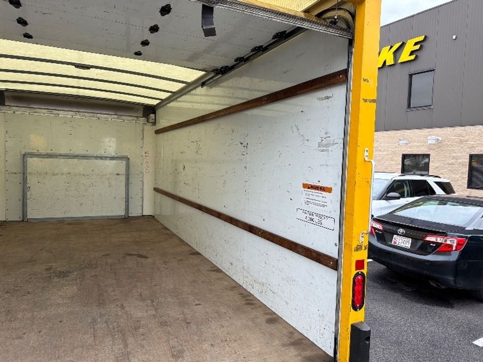 Light Duty Box Truck-Light and Medium Duty Trucks-Ford-2022-E350-Belcamp-MD-92,750\n\t\tmiles-$ 28,000 - Image 11