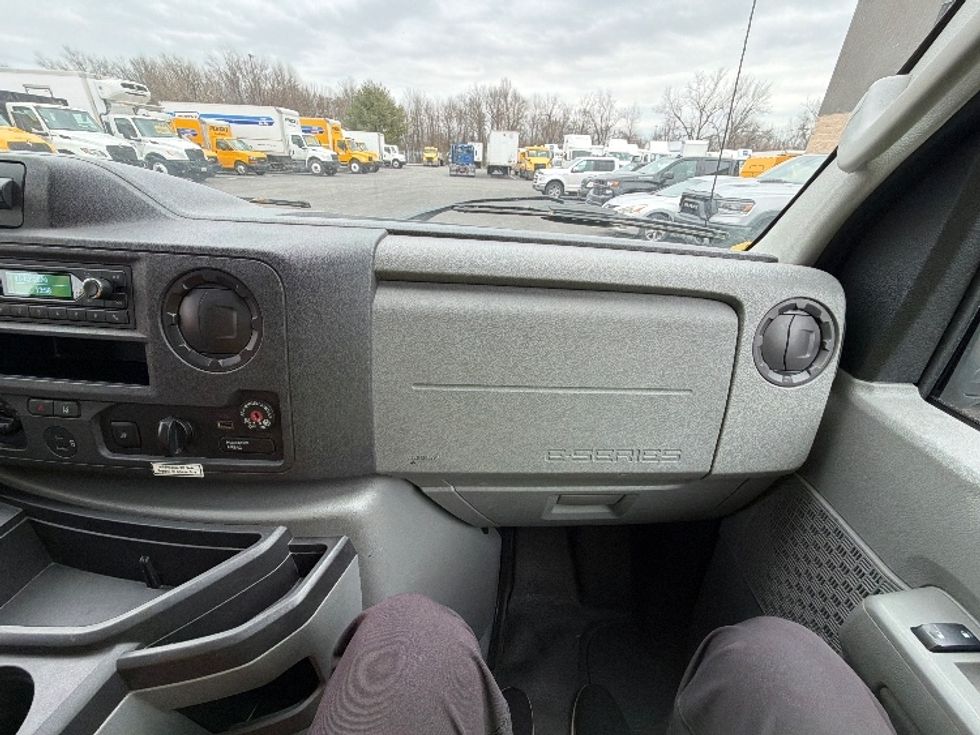 Light Duty Box Truck-Light and Medium Duty Trucks-Ford-2022-E350-Belcamp-MD-92,750\n\t\tmiles-$ 28,000 - Image 19