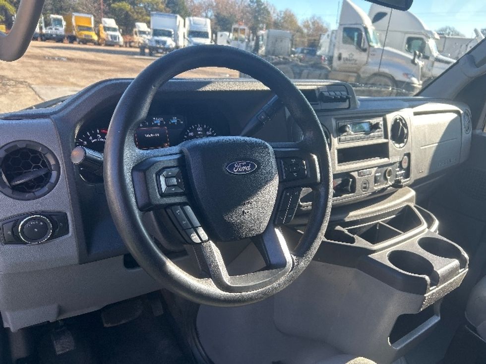 Light Duty Box Truck-Light and Medium Duty Trucks-Ford-2022-E350-Belden-MS-101,911\n\t\tmiles-$ 26,500 - Image 17