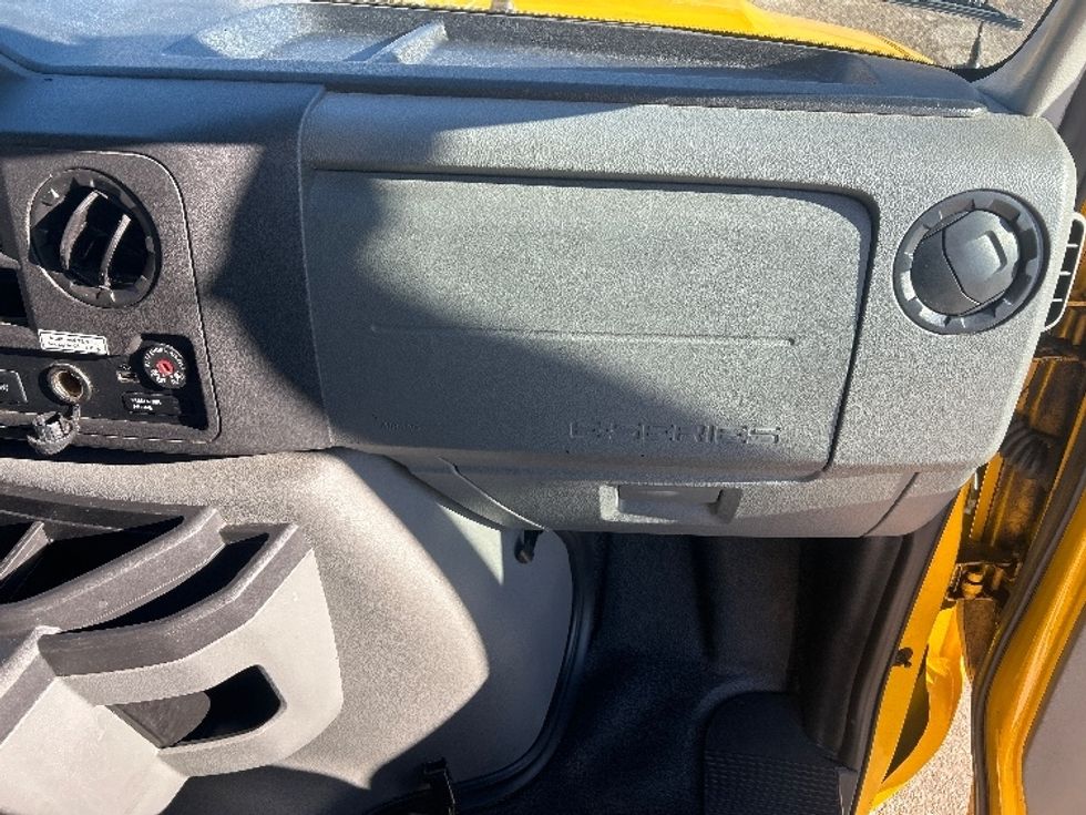 Light Duty Box Truck-Light and Medium Duty Trucks-Ford-2022-E350-Belden-MS-101,911\n\t\tmiles-$ 26,500 - Image 21