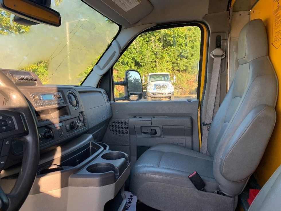 Light Duty Box Truck-Light and Medium Duty Trucks-Ford-2022-E350-Belden-MS-113,466\n\t\tmiles-$ 25,500 - Image 19