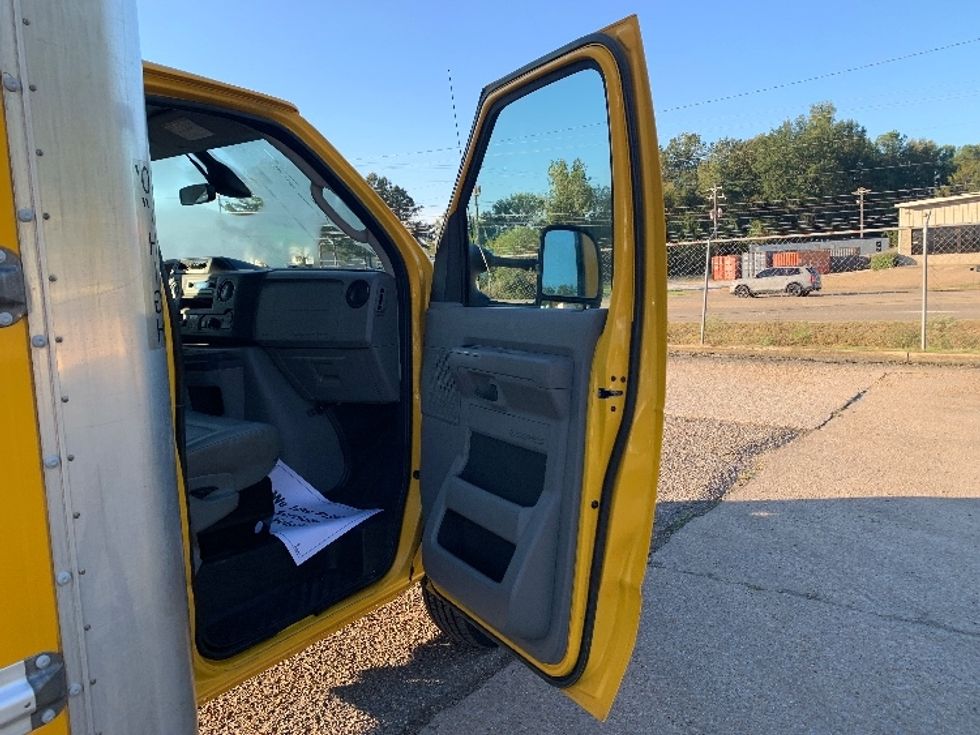 Light Duty Box Truck-Light and Medium Duty Trucks-Ford-2022-E350-Belden-MS-113,466\n\t\tmiles-$ 25,500 - Image 20