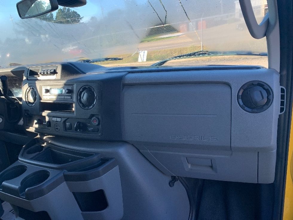 Light Duty Box Truck-Light and Medium Duty Trucks-Ford-2022-E350-Belden-MS-113,466\n\t\tmiles-$ 25,500 - Image 21