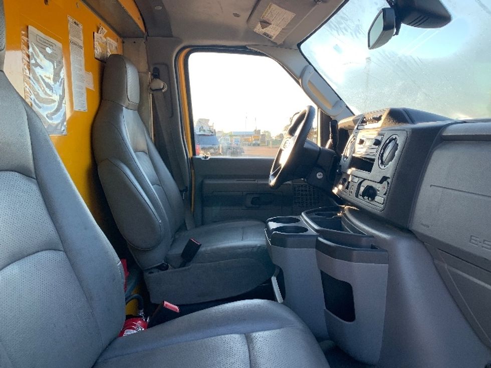 Light Duty Box Truck-Light and Medium Duty Trucks-Ford-2022-E350-Belden-MS-113,466\n\t\tmiles-$ 25,500 - Image 22