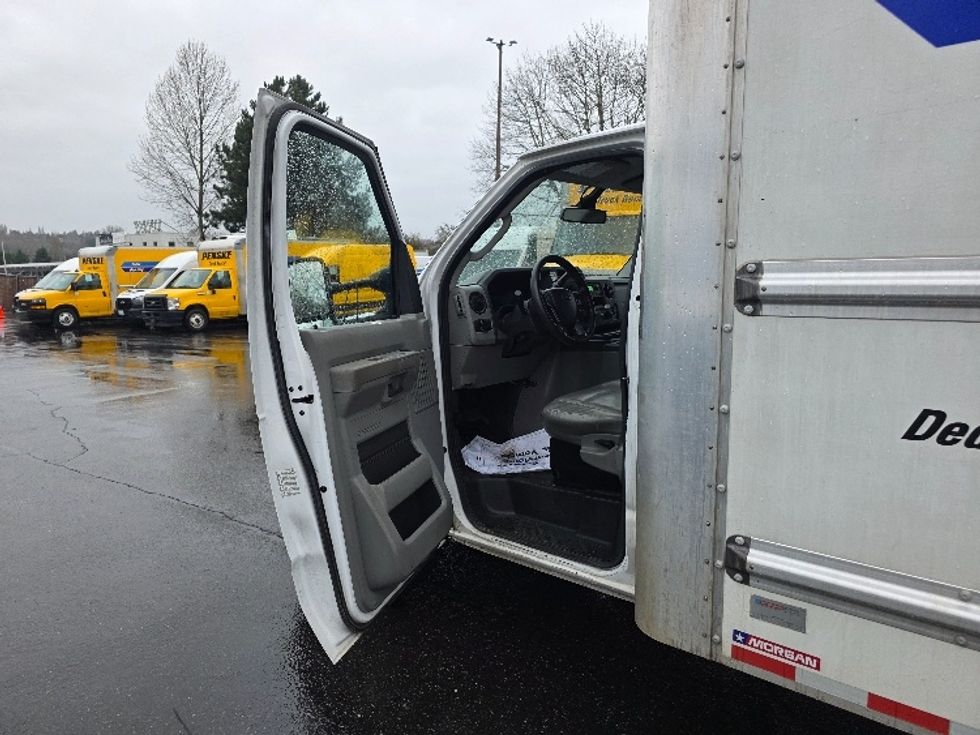 Light Duty Box Truck-Light and Medium Duty Trucks-Ford-2022-E350-Bellingham-WA-99,431\n\t\tmiles-$ 35,750 - Image 16