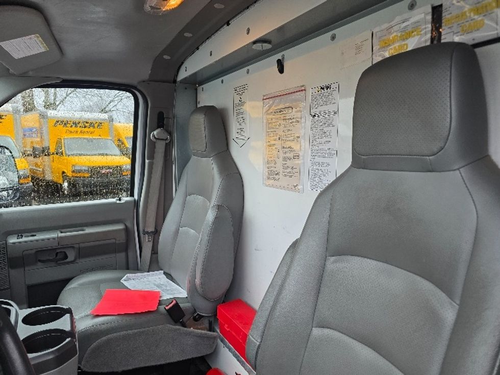 Light Duty Box Truck-Light and Medium Duty Trucks-Ford-2022-E350-Bellingham-WA-99,431\n\t\tmiles-$ 35,750 - Image 19