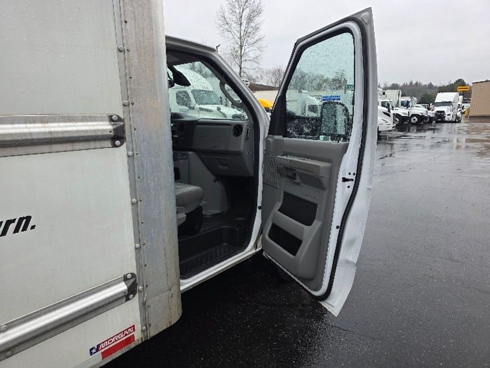 Light Duty Box Truck-Light and Medium Duty Trucks-Ford-2022-E350-Bellingham-WA-99,431\n\t\tmiles-$ 35,750 - Image 20
