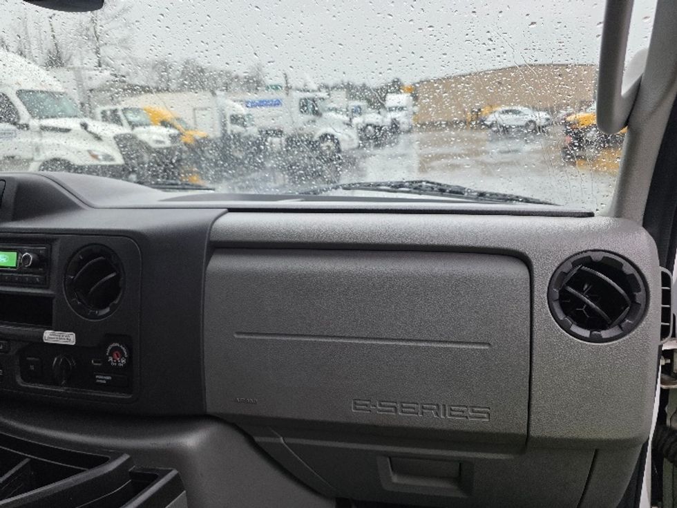 Light Duty Box Truck-Light and Medium Duty Trucks-Ford-2022-E350-Bellingham-WA-99,431\n\t\tmiles-$ 35,750 - Image 21