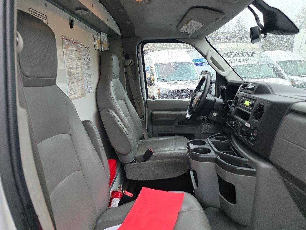Light Duty Box Truck-Light and Medium Duty Trucks-Ford-2022-E350-Bellingham-WA-99,431\n\t\tmiles-$ 35,750 - Image 22