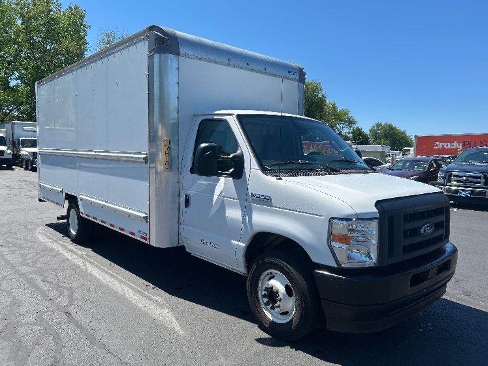 Light Duty Box Truck-Light and Medium Duty Trucks-Ford-2022-E350-Bensalem-PA-78,180\n\t\tmiles-$ 31,000 - Image 1