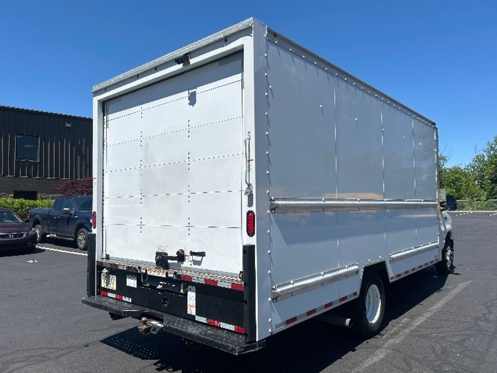 Light Duty Box Truck-Light and Medium Duty Trucks-Ford-2022-E350-Bensalem-PA-78,180\n\t\tmiles-$ 31,000 - Image 13