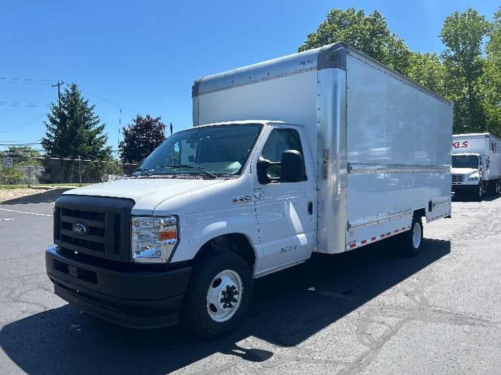 Light Duty Box Truck-Light and Medium Duty Trucks-Ford-2022-E350-Bensalem-PA-78,180\n\t\tmiles-$ 31,000 - Image 3