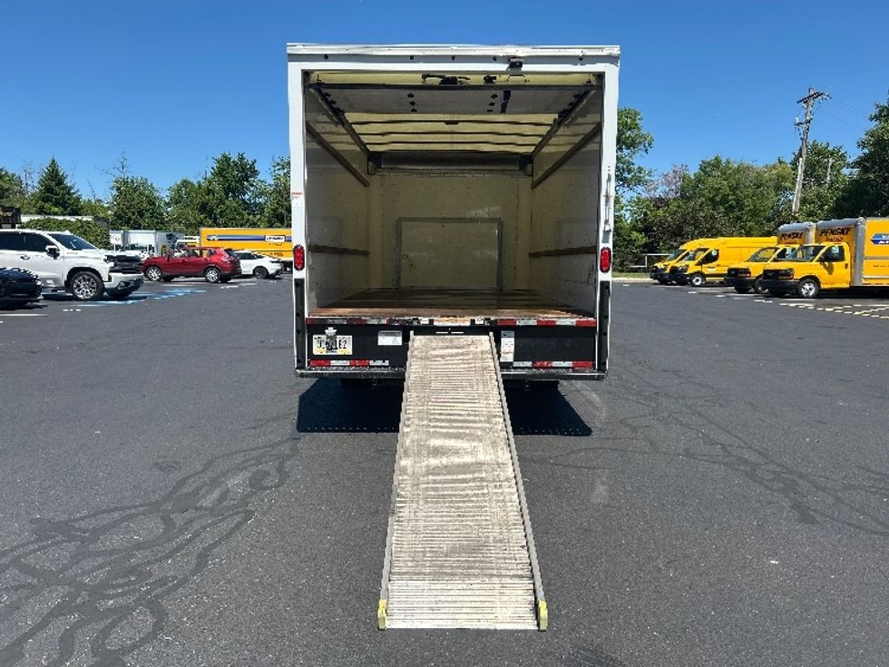 Light Duty Box Truck-Light and Medium Duty Trucks-Ford-2022-E350-Bensalem-PA-78,180\n\t\tmiles-$ 31,000 - Image 9