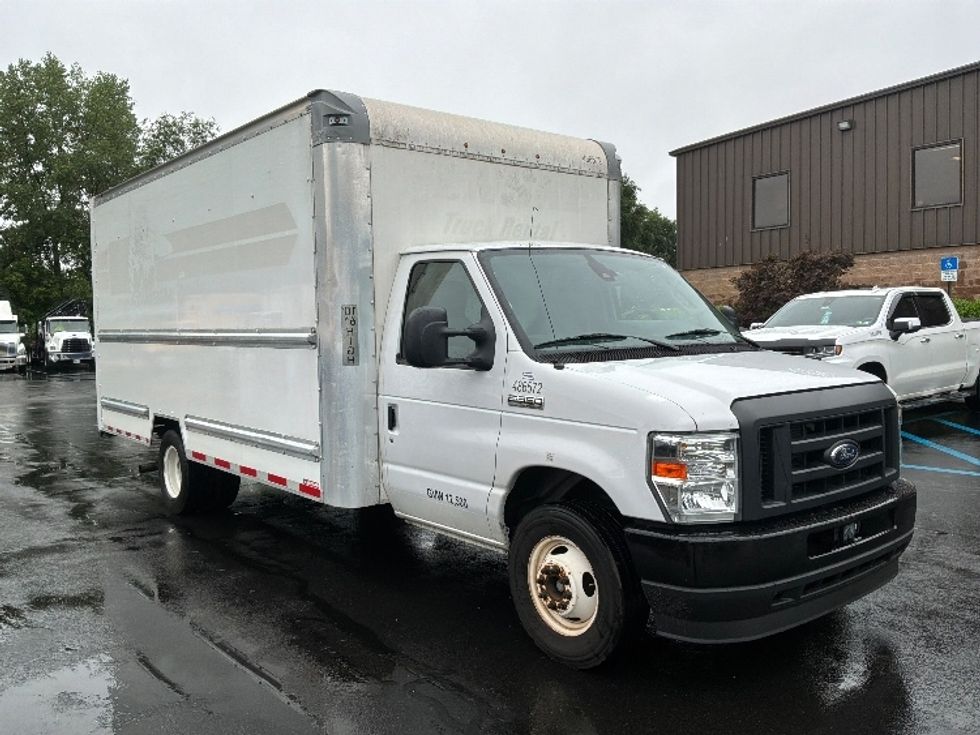 Light Duty Box Truck-Light and Medium Duty Trucks-Ford-2022-E350-Bensalem-PA-96,163\n\t\tmiles-$ 29,500 - Image 1