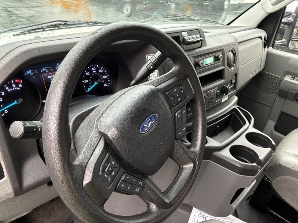 Light Duty Box Truck-Light and Medium Duty Trucks-Ford-2022-E350-Bensalem-PA-96,163\n\t\tmiles-$ 29,500 - Image 17