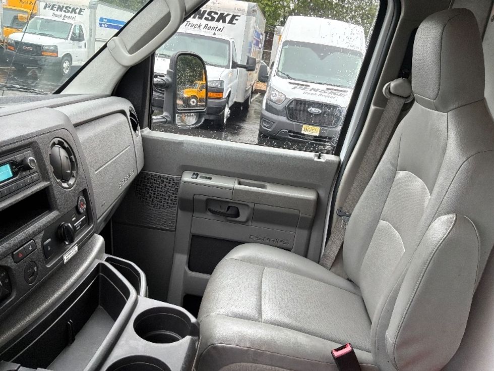 Light Duty Box Truck-Light and Medium Duty Trucks-Ford-2022-E350-Bensalem-PA-96,163\n\t\tmiles-$ 29,500 - Image 19