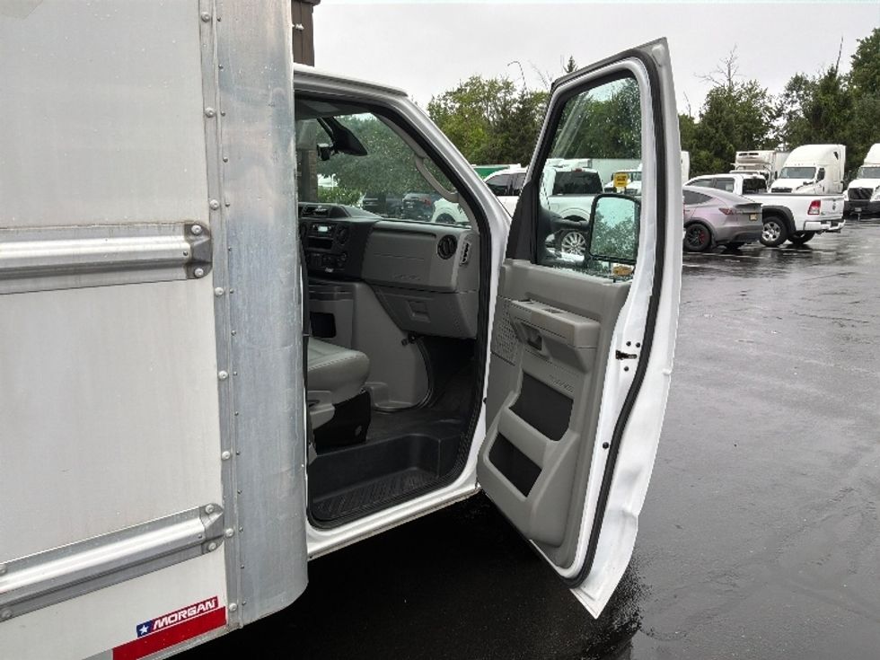 Light Duty Box Truck-Light and Medium Duty Trucks-Ford-2022-E350-Bensalem-PA-96,163\n\t\tmiles-$ 29,500 - Image 20