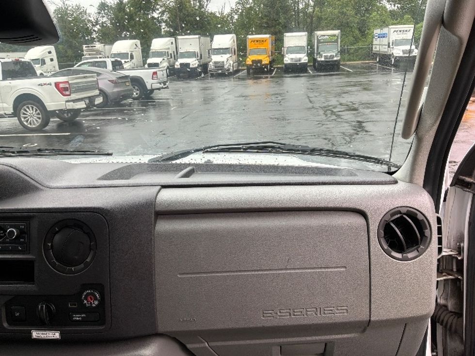 Light Duty Box Truck-Light and Medium Duty Trucks-Ford-2022-E350-Bensalem-PA-96,163\n\t\tmiles-$ 29,500 - Image 21