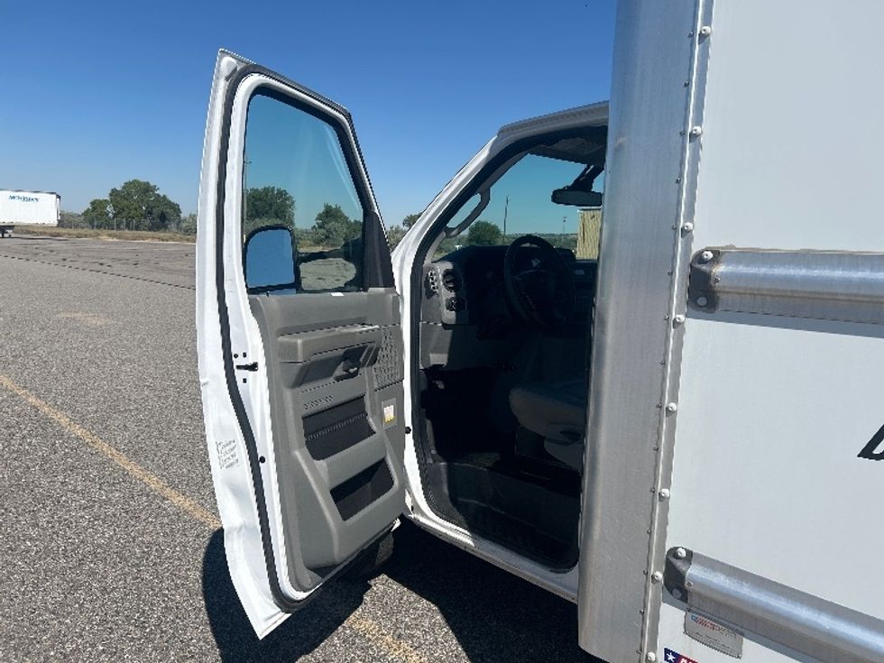 Light Duty Box Truck-Light and Medium Duty Trucks-Ford-2022-E350-Billings-MT-157,056\n\t\tmiles-$ 20,250 - Image 15