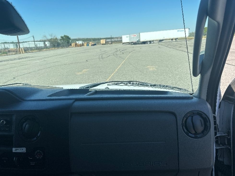Light Duty Box Truck-Light and Medium Duty Trucks-Ford-2022-E350-Billings-MT-157,056\n\t\tmiles-$ 20,250 - Image 20
