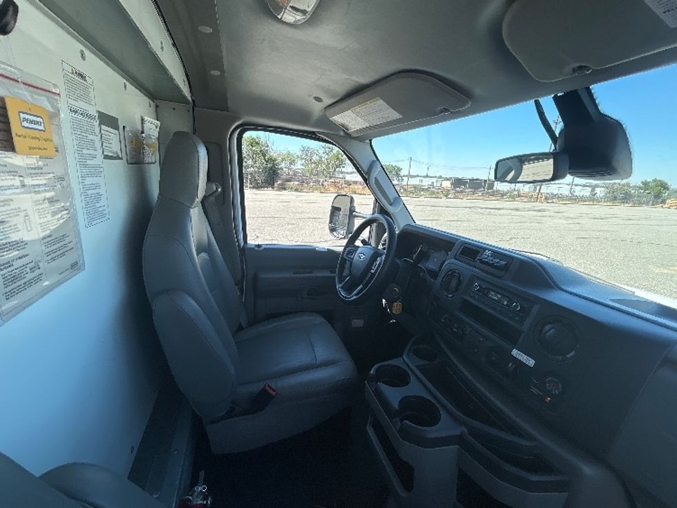 Light Duty Box Truck-Light and Medium Duty Trucks-Ford-2022-E350-Billings-MT-157,056\n\t\tmiles-$ 20,250 - Image 21