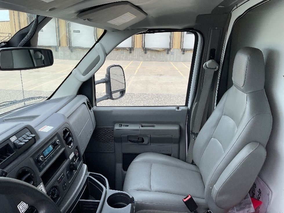 Light Duty Box Truck-Light and Medium Duty Trucks-Ford-2022-E350-Billings-MT-157,530\n\t\tmiles-$ 20,250 - Image 18
