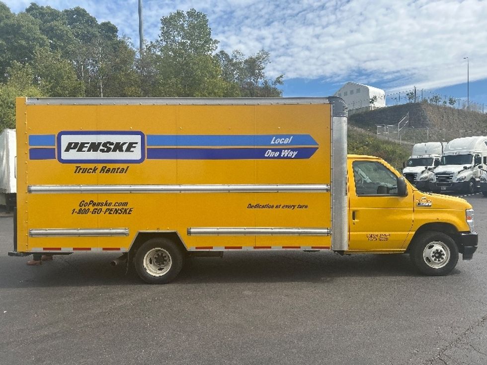 Light Duty Box Truck-Light and Medium Duty Trucks-Ford-2022-E350-Binghamton-NY-101,613\n\t\tmiles-$ 25,000 - Image 15