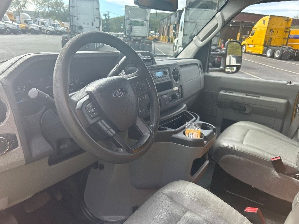Light Duty Box Truck-Light and Medium Duty Trucks-Ford-2022-E350-Binghamton-NY-101,613\n\t\tmiles-$ 25,000 - Image 17