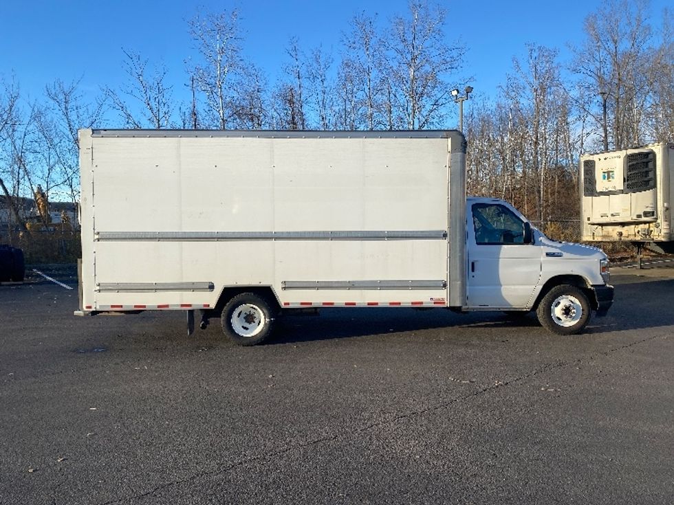 Light Duty Box Truck-Light and Medium Duty Trucks-Ford-2022-E350-Binghamton-NY-113,161\n\t\tmiles-$ 27,000 - Image 15