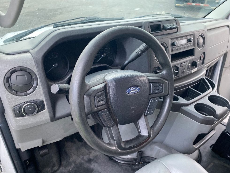 Light Duty Box Truck-Light and Medium Duty Trucks-Ford-2022-E350-Binghamton-NY-113,161\n\t\tmiles-$ 27,000 - Image 17