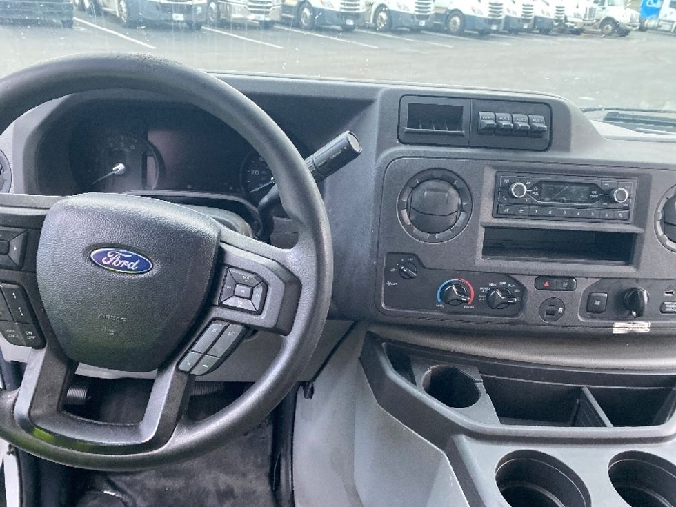 Light Duty Box Truck-Light and Medium Duty Trucks-Ford-2022-E350-Binghamton-NY-113,161\n\t\tmiles-$ 27,000 - Image 18