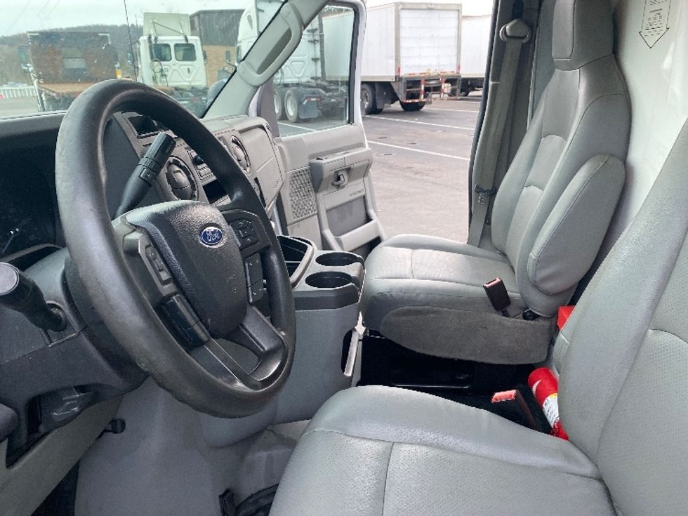 Light Duty Box Truck-Light and Medium Duty Trucks-Ford-2022-E350-Binghamton-NY-113,161\n\t\tmiles-$ 27,000 - Image 19
