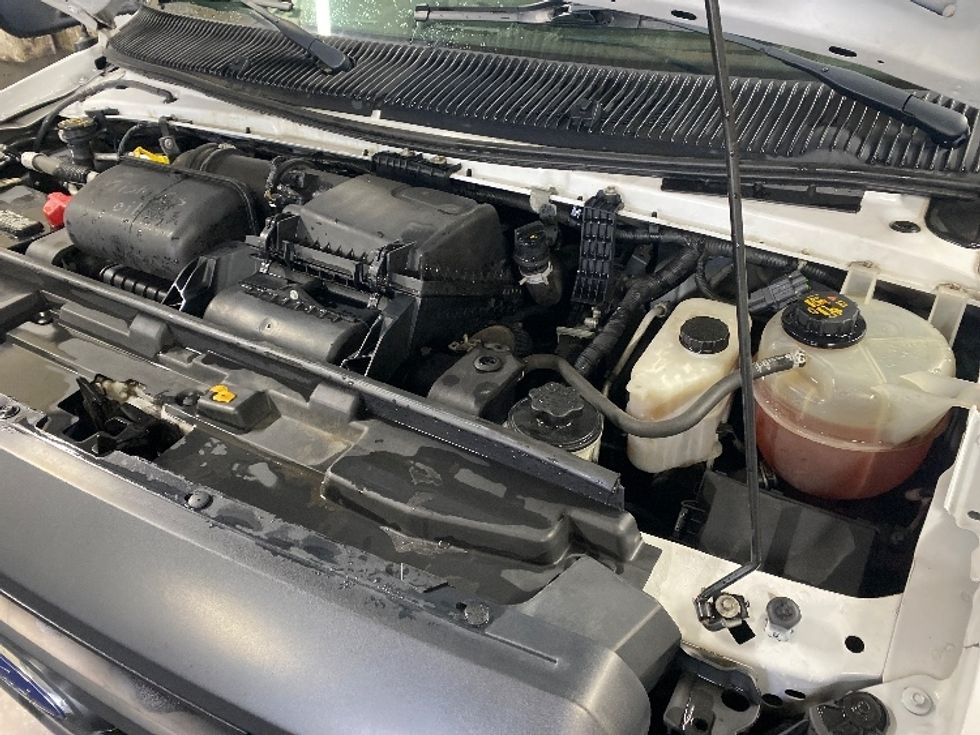 Light Duty Box Truck-Light and Medium Duty Trucks-Ford-2022-E350-Binghamton-NY-113,161\n\t\tmiles-$ 27,000 - Image 24