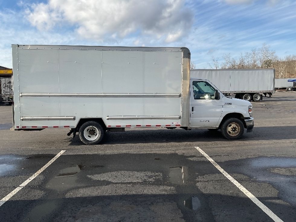 Light Duty Box Truck-Light and Medium Duty Trucks-Ford-2022-E350-Binghamton-NY-139,702\n\t\tmiles-$ 23,500 - Image 14