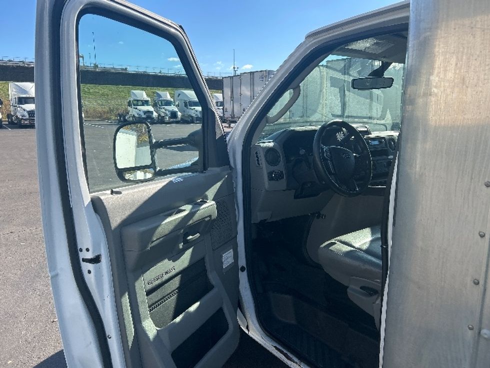 Light Duty Box Truck-Light and Medium Duty Trucks-Ford-2022-E350-Binghamton-NY-139,702\n\t\tmiles-$ 23,500 - Image 15