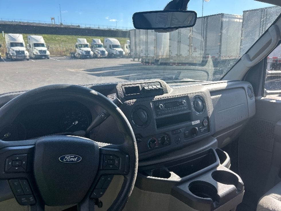 Light Duty Box Truck-Light and Medium Duty Trucks-Ford-2022-E350-Binghamton-NY-139,702\n\t\tmiles-$ 23,500 - Image 17