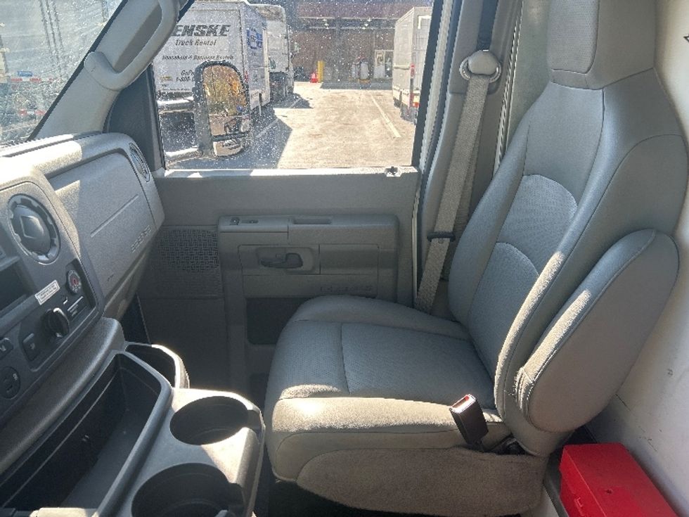 Light Duty Box Truck-Light and Medium Duty Trucks-Ford-2022-E350-Binghamton-NY-139,702\n\t\tmiles-$ 23,500 - Image 18