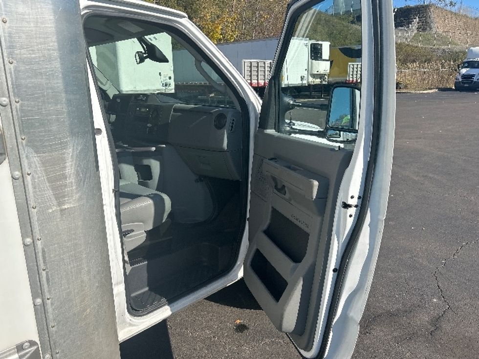 Light Duty Box Truck-Light and Medium Duty Trucks-Ford-2022-E350-Binghamton-NY-139,702\n\t\tmiles-$ 23,500 - Image 19
