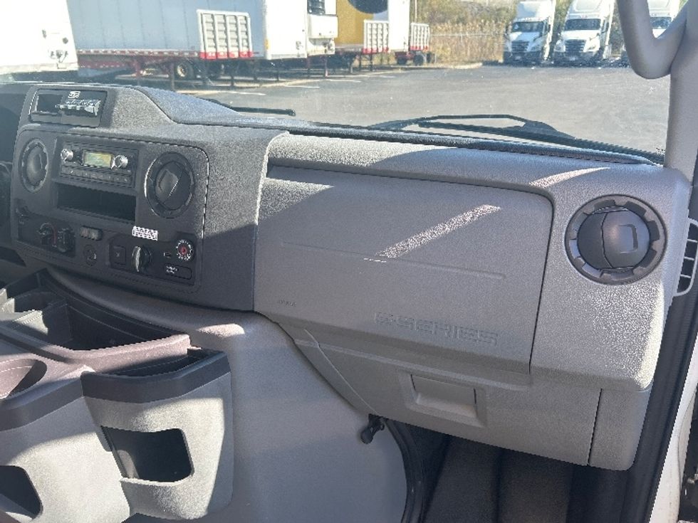 Light Duty Box Truck-Light and Medium Duty Trucks-Ford-2022-E350-Binghamton-NY-139,702\n\t\tmiles-$ 23,500 - Image 20