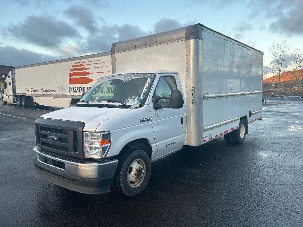 Light Duty Box Truck-Light and Medium Duty Trucks-Ford-2022-E350-Binghamton-NY-139,702\n\t\tmiles-$ 23,500 - Image 3