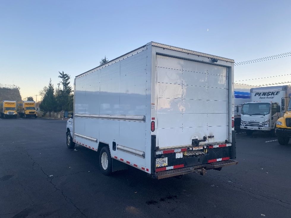 Light Duty Box Truck-Light and Medium Duty Trucks-Ford-2022-E350-Binghamton-NY-140,057\n\t\tmiles-$ 24,000 - Image 6