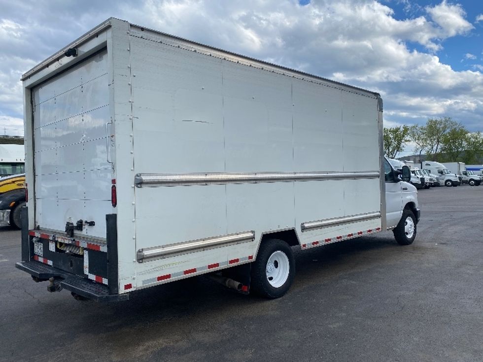 Light Duty Box Truck-Light and Medium Duty Trucks-Ford-2022-E350-Binghamton-NY-85,284\n\t\tmiles-$ 30,750 - Image 13