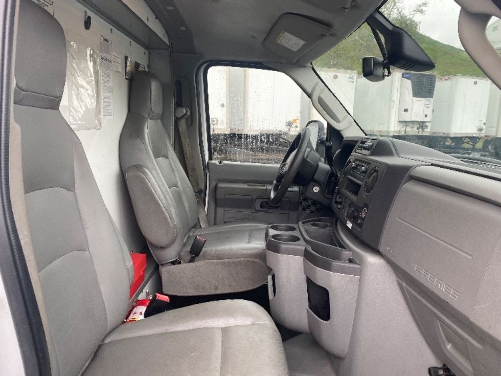 Light Duty Box Truck-Light and Medium Duty Trucks-Ford-2022-E350-Binghamton-NY-85,284\n\t\tmiles-$ 30,750 - Image 22