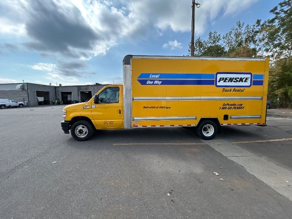 Light Duty Box Truck-Light and Medium Duty Trucks-Ford-2022-E350-Binghamton-NY-98,858\n\t\tmiles-$ 25,500 - Image 4