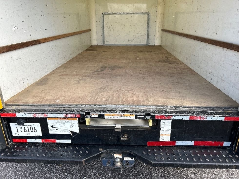 Light Duty Box Truck-Light and Medium Duty Trucks-Ford-2022-E350-Birmingham-AL-107,000\n\t\tmiles-$ 28,000 - Image 10